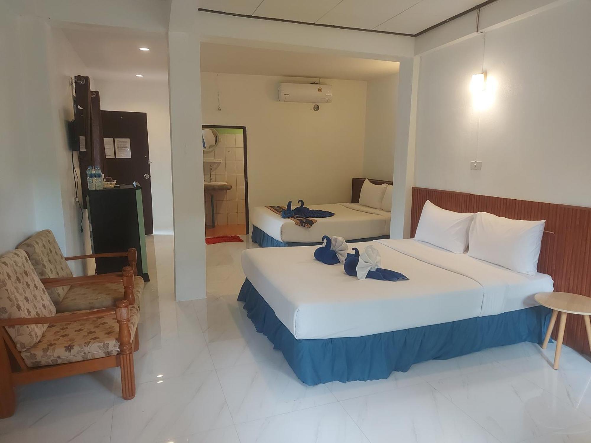 אתר נופש Blue Andaman Lanta 2*